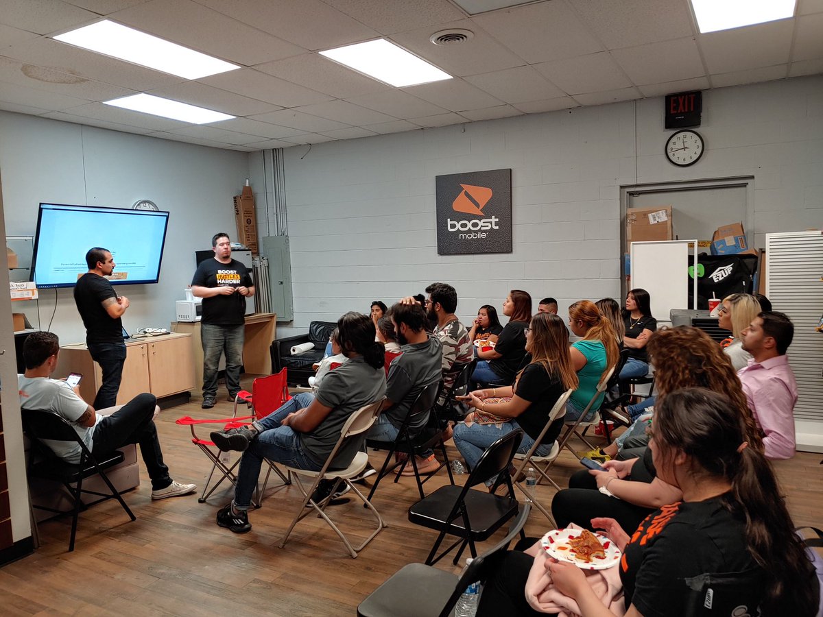 A LOT of great information exchanged at last night’s Cellular Zone training! <a href="/BrightstarJosue/">Josue Cisneros</a> @aaron_spgtx