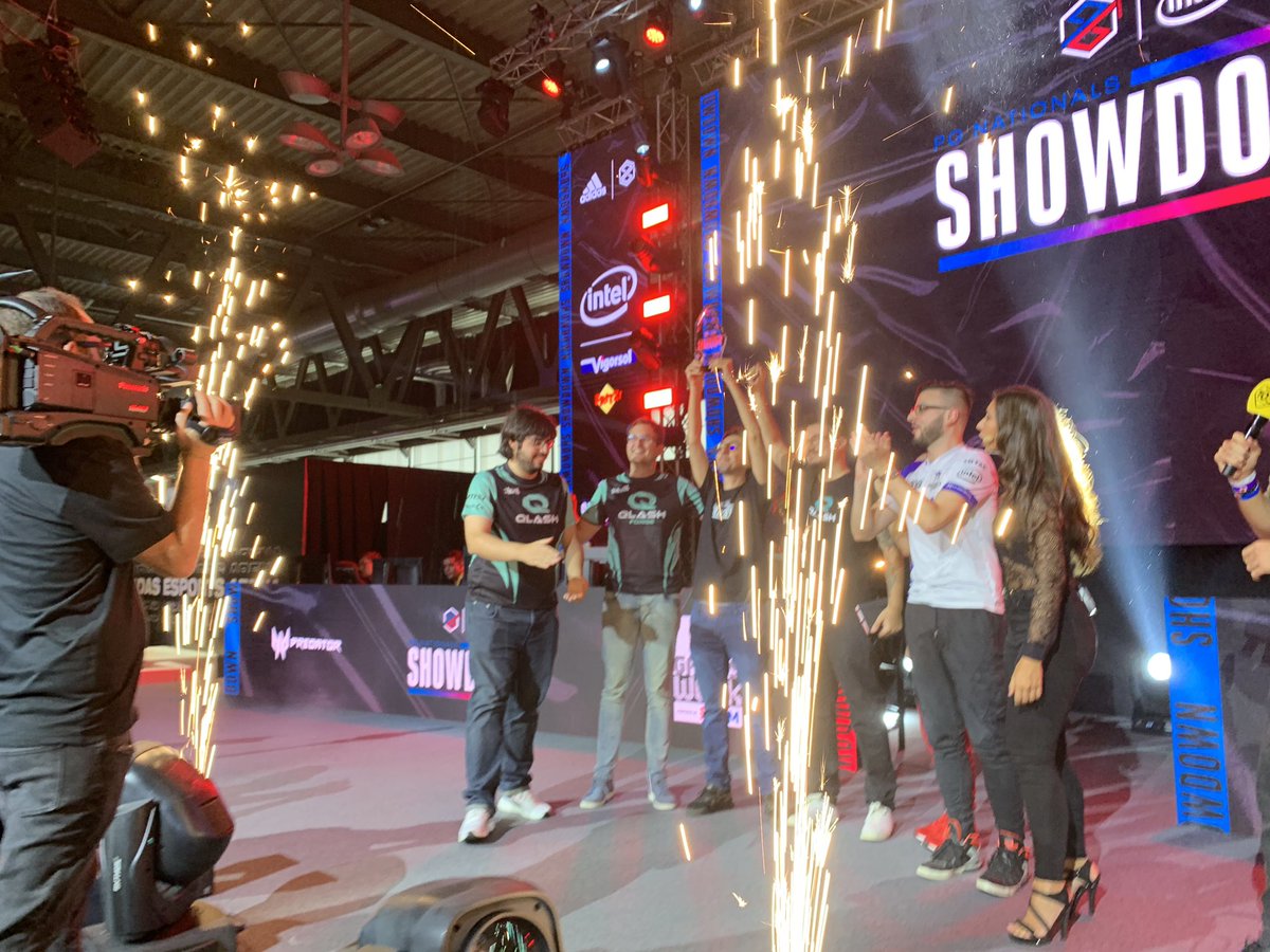 intelitalia's tweet photo. Complimenti ai #PGNATSItalianAllStar, i primi vincitori di oggi all’#IntelShowdown! Siete voi i campioni di #LeagueOfLegends 🏆 #MGW19 https://t.co/5Ybt7NL02d