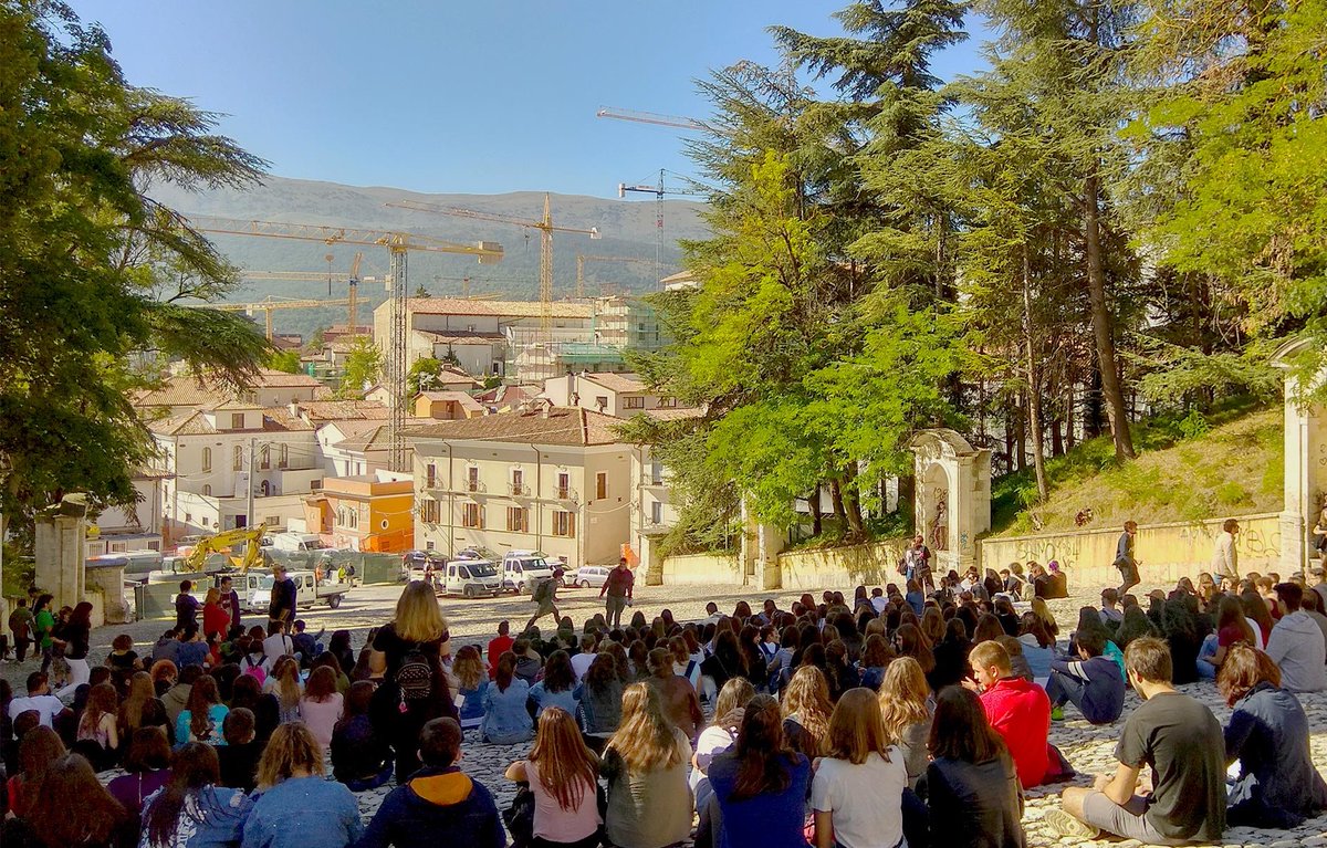 3e32's tweet photo. Oggi abbiamo partecipato all'appuntamento aquilano dello #scioperoperilclima, organizzato da studenti e studentesse. La lotta #NoSnam è imprescindibile per la difesa del pianeta e del territorio #LAquila #NoSnam #FridayforFuture https://t.co/GEKHetWesj https://t.co/gtGDCVMFVx