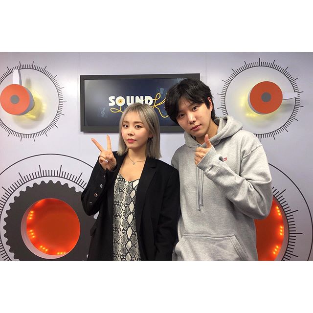 Fotos YeJun en la Radio 【soundk_arirang インスタグラム 2019.09.27】 EFd31NRW4AAQ8JU?format=jpg&name=small