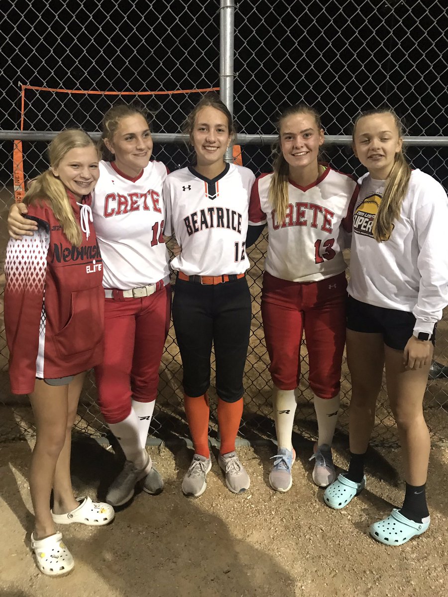 NeGirlsFPForum's tweet photo. 🥎🥎🥎Prodigy Easton Novotny reunion in Beatrice. Mabry Spohn, Jordyn Coe, Jaidyn VanSchoiack, Marli Stones and Karley Rupprecht. Great to see the girls support each other. #ProdigyEastonNe. #ProdigyPride #ProdigySisters https://t.co/SaZWBVhvwL