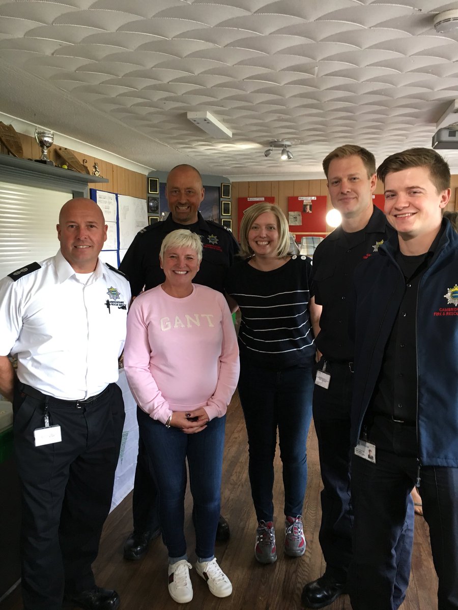 cfrs_wisbech's tweet photo. A great coffee morning at the Wisbech Hockey &amp; Cricket Club. Organised by Jen &amp; Helen. Thanks for the invite. The cakes were amazing 👍🏼‼️🚒 https://t.co/8hyD3g3Px1