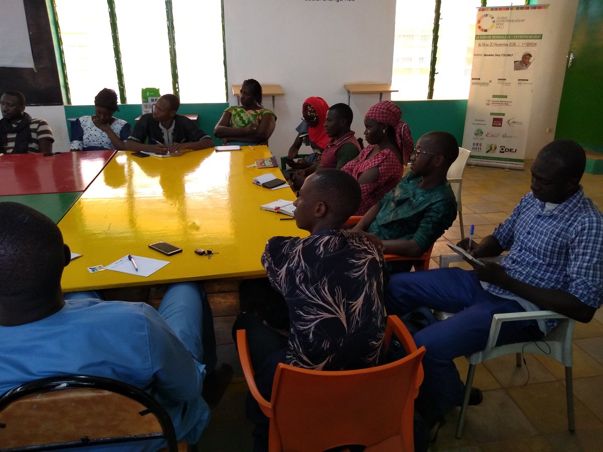 Honorable_Nath's tweet photo. Démarrage des sessions de formation des agents de Collecte de données dans le cadre du projet de #Cartographie du Transport Public dans le District de #Bamako.
#BusMapping #Map4Mali @OSM_Mali @Billet_Express https://t.co/l5kQQHw579