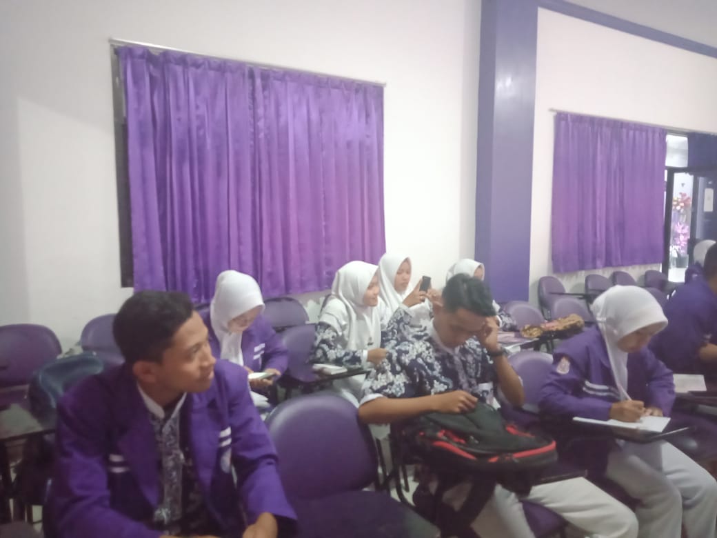 BEM_KampusUngu's tweet photo. Evaluasi perdana BEM dan UKM dari DLM 🇲🇨💜
#bem #stikes #stikesicsada #kampus #kece #kampuskece #icsadakece #bojonegoro #tuban #lamongan #surabaya #odipus #neuron2019 #infokampus #mahasiswabaru #generasimuda #Indonesia https://t.co/69bip45npD