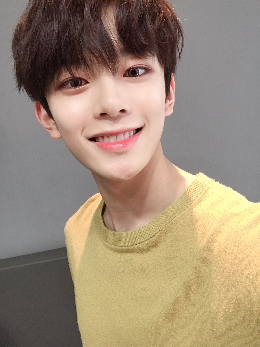 by_verivery's tweet photo. [#강민]
베러~~ 모하고 있어요 !?!?
베러가 보고싶어요 ㅠㅠ
#VERIVERY #베리베리 #베러 #보고싶어요 !! https://t.co/E3tpLdAIaD