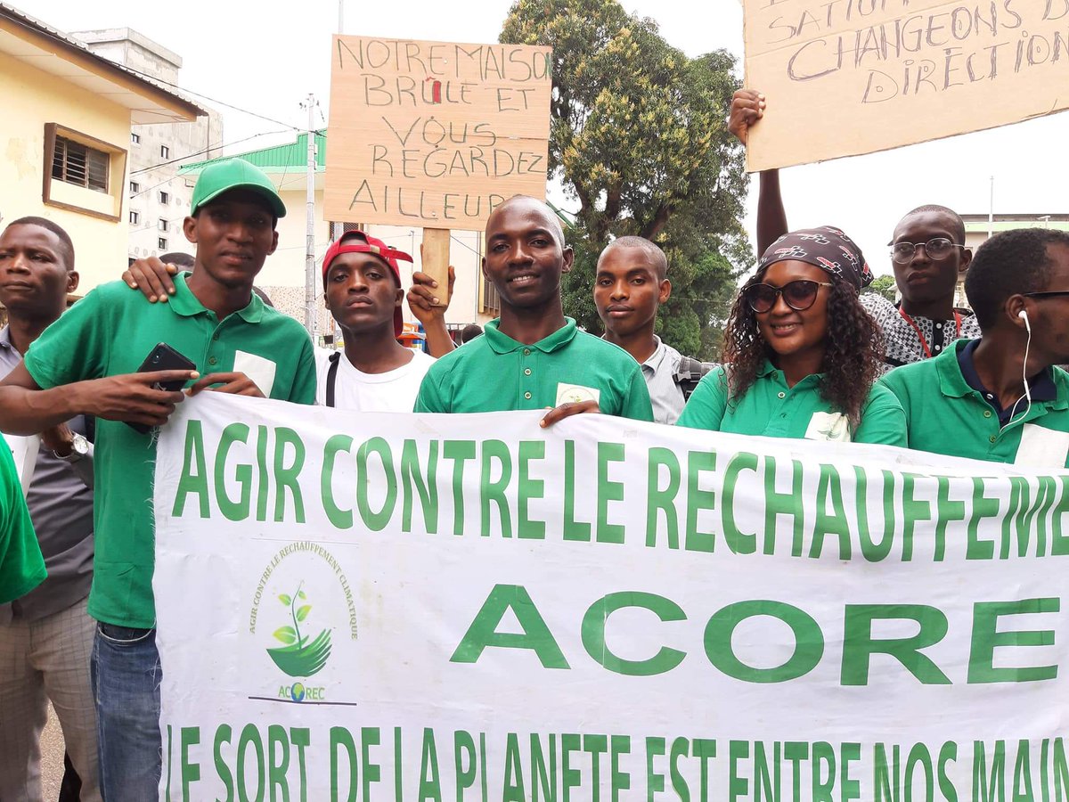 BaldeBhk's tweet photo. @ACORECGN Une participation de l'ONG #ACOREC à la marche mondiale pour le climat.
#Notre Planète est menacée il est temps d'agir.
#Nous sommes des volontaires, on s'engage pour le climat.
#ACOREC,
#CIPAD,
#PRONG. https://t.co/ZCA10RLGvb
