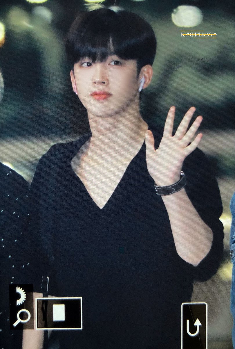 190927  인천  출국 
Preview/2P

#X1 #KIMYOHAN #김요한 #요한 #엑스원