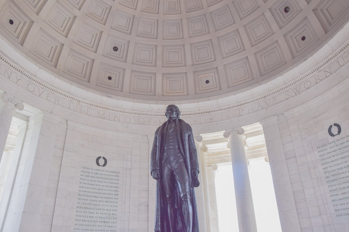 Washington D.C. Guide: Die schönsten Sehenswürdigkeiten und Insidertipps Vom #USCapitol über das George Washington Monument bis hin zum Martin Luther King jr. Memorial - In #Washington DC fühlt man sich immer wie auf Spaziergang durch die Geschichte :) bit.ly/2HahyWz
