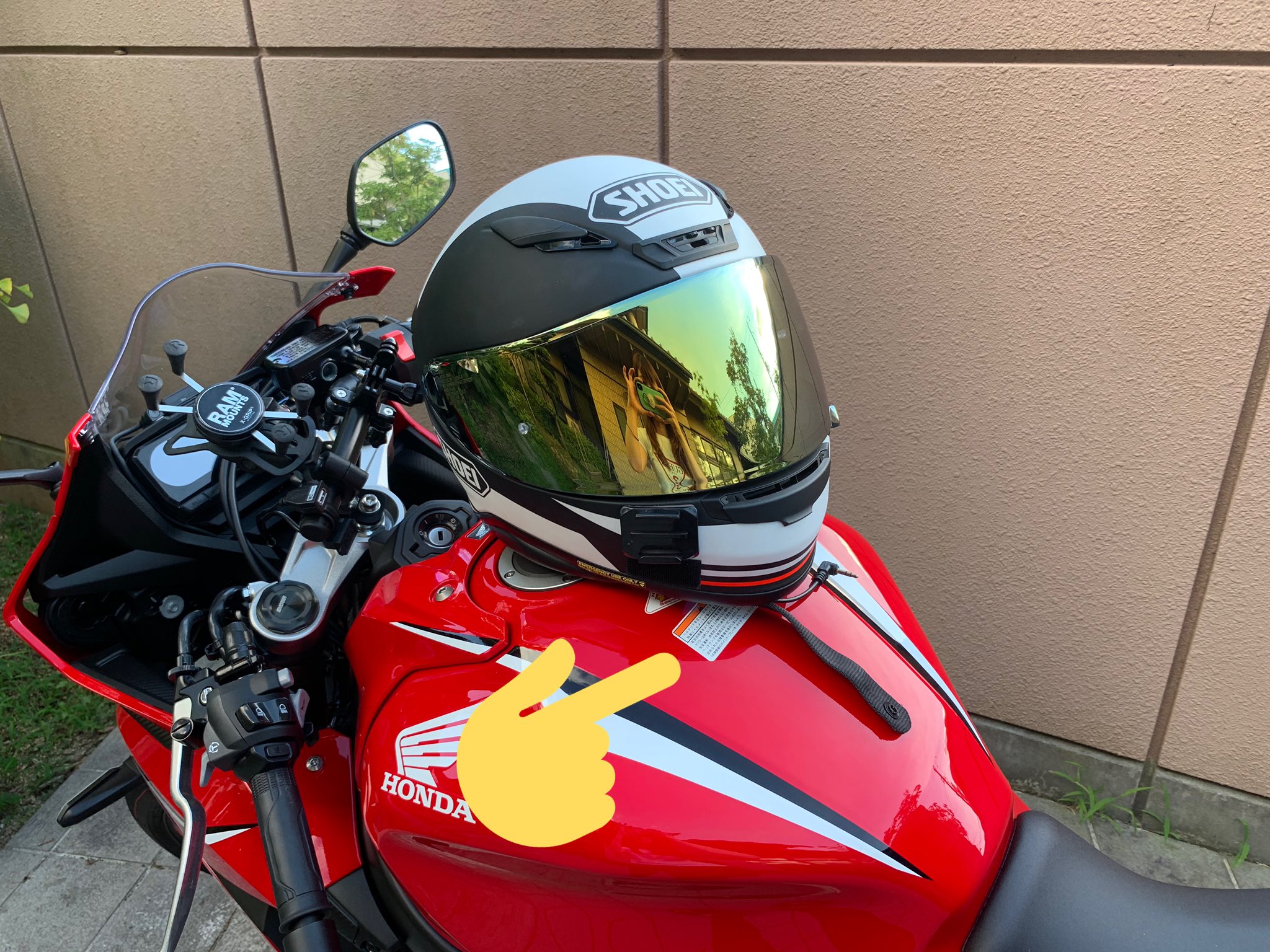 りん Cbr650r En Twitter ねえ みなさんのタンクにある注意 みたいなシールたち そのままにしてる 剥がしてる 剥がし たいんだけど うまい剥がし方ある やめとけって人いる りん Cbr650r En Twitter ねえ みなさんのタンクにある注意 みたいなシールたち そのままにしてる 剥がしてる 剥がし たいんだけど うまい剥がし方ある やめとけって人いる