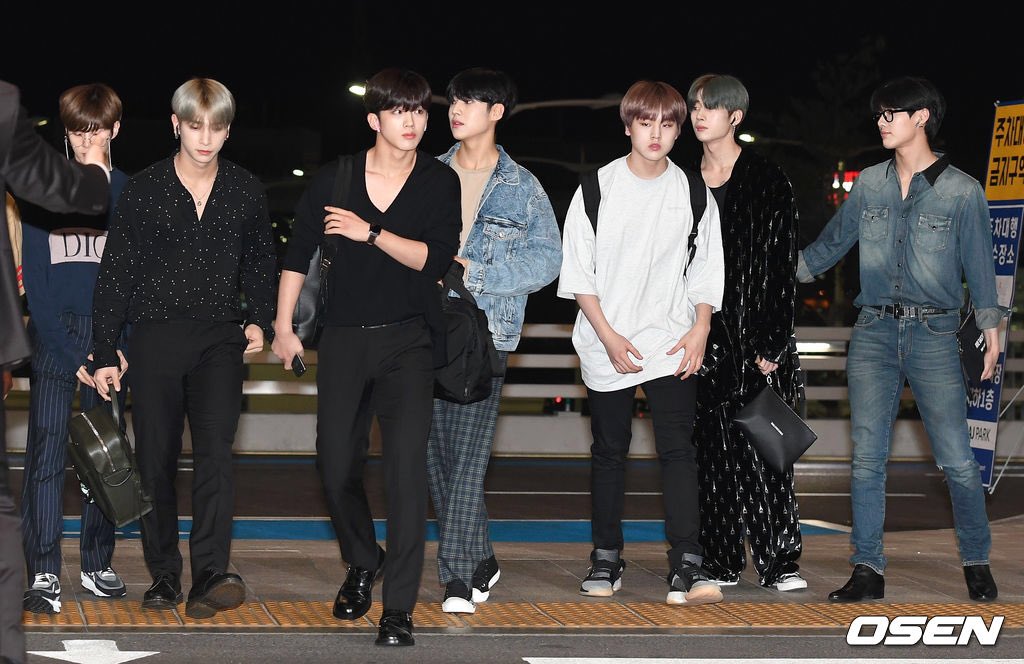 NamdohyonTH's tweet photo. [🌻] 190927 || รูปภาพของนัมโดฮยอนและหนุ่มๆX1ที่สนามบินอินชอน ที่กำลังจะเดินทางมายังประเทศไทยเพื่อเข้าร่วมงาน #KCON2019THAILAND จากสำนักข่าวต่างๆค่ะ ✨

#นัมโดฮยอน #NAMDOHYON #남도현 #X1 #엑스원 https://t.co/58Alh2vzfp