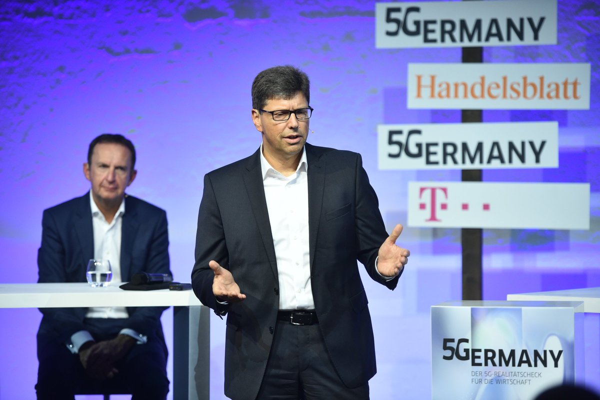 handelsblatt's tweet photo. Auf der #5Germany kommen Menschen zusammen, die das Thema #5G verbindet. Unter anderem mit dabei @Henkel-Chef Hans Van Bylen und @Weidmueller-Technologievorstand Volker Bibelhausen. https://t.co/k2oKvg20YT