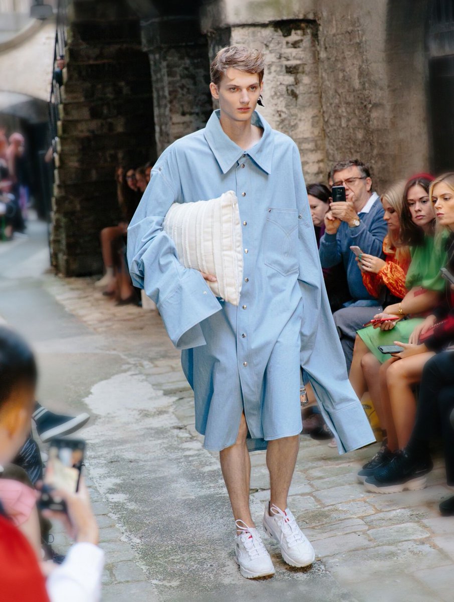 SKECHERS_UK's tweet image. @SkechersIE Another fabulous #Skechers collaboration with design duo #FYODORGOLAN for London Fashion Week! #SkechersLFW #LFW #SS20