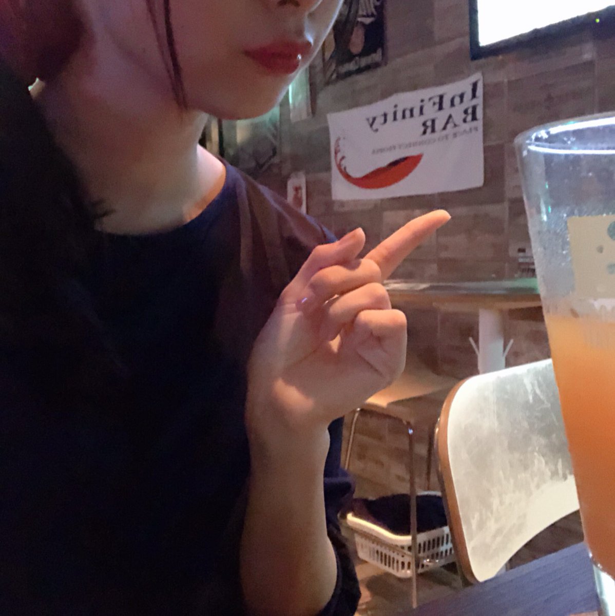 mei_ron_'s tweet photo. めいちゃんおりまする〜🙆♀️
ツイッターからめいちゃんを知ってくれたお客様が来てくれて嬉しかったです🥺💓
本日も朝までおりますので、たくさんのご来店お待ちしております🙆♀️
1杯だけでも大歓迎です〜🍷
#infinitybar #バー #心斎橋 #大阪
#お酒 #フォロワー募集中
#お酒好きな人と繋がりたい https://t.co/BP73kfBbJy
