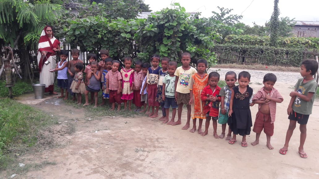SbpPurnea's tweet photo. On 26th September 2019, Hand-washing practice took place in B.kothi block of Purnea District. https://t.co/7mCx4GvI0j