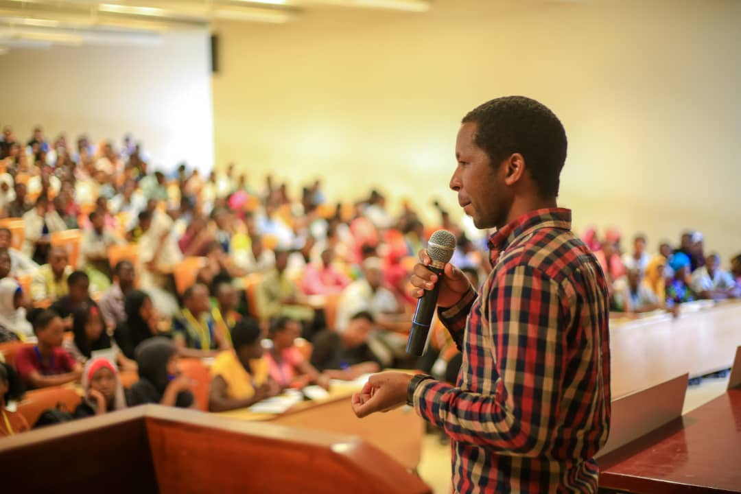 thegreenicon's tweet photo. Vijana mna Ndoto? ➡️ Je wajua ili kufikia ndoto zako unahitaji kuchukua hatua stahidi katika kuhimili na kukabiliana na Mabadiliko ya Tabianchi. 

Inuka na Uchukue Hatua Dhidi ya Mabadiliko ya Tabianchi. Sisi tumeanza wewe je? https://t.co/qpYVFHuEFz