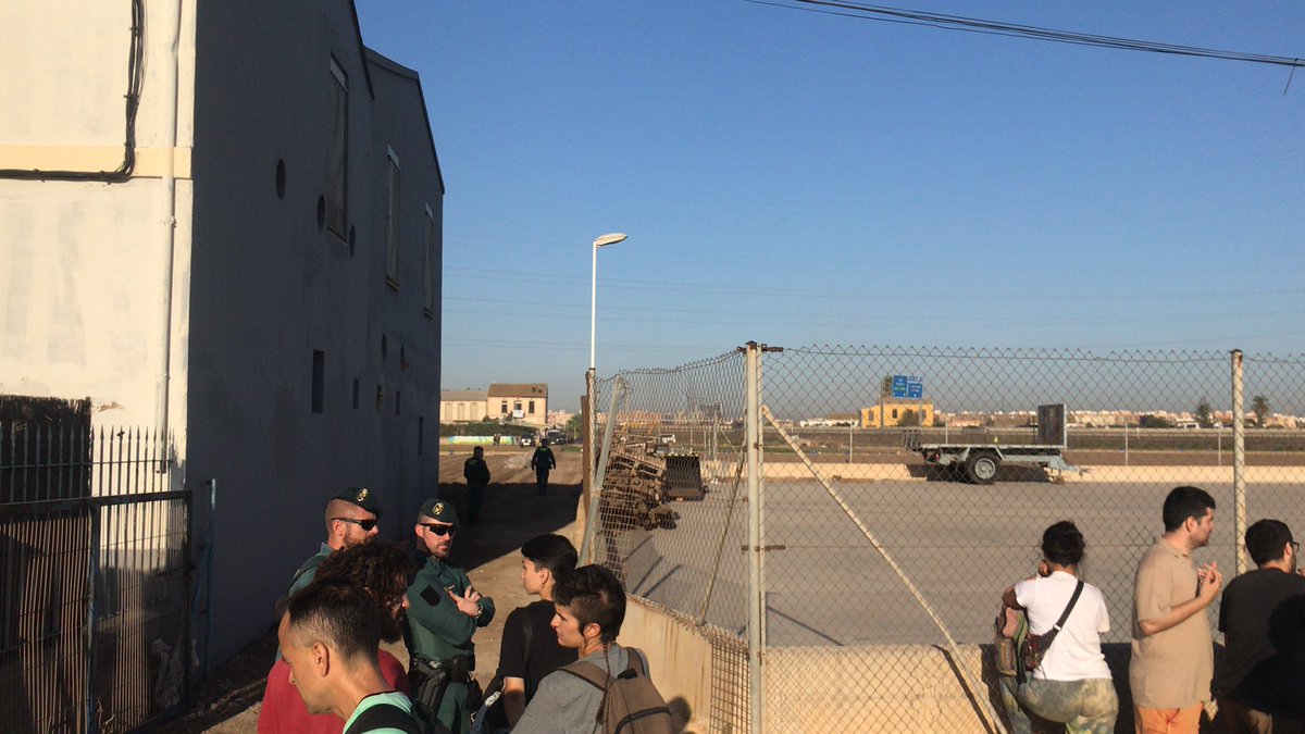 Resistència! Totes al #FornDeBarraca!!