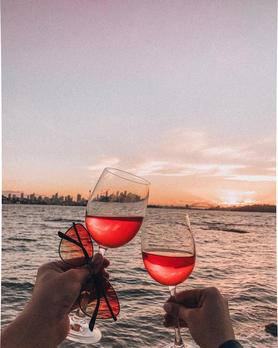 What a sip-urb way to wine down the day! 

That's what Wine Island is all about. Have you got your tickets to paradise? 🌴🍷
​
​wineisland.com.au