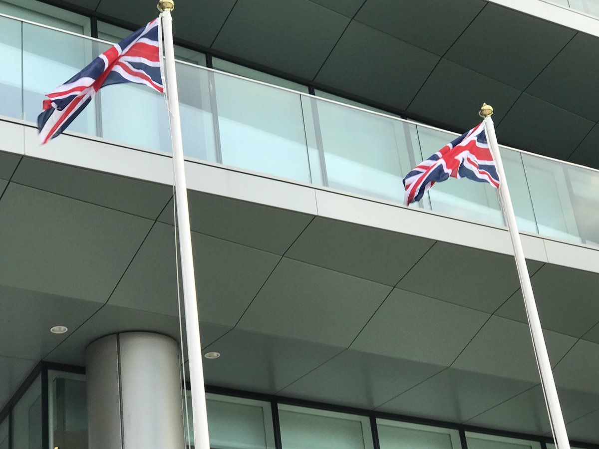 expolsgt's tweet image. I’m surprised to see a UK Gov Dept not know which way up the #UKflag #unionflag should be. @HMRCgovuk @BBCBristol