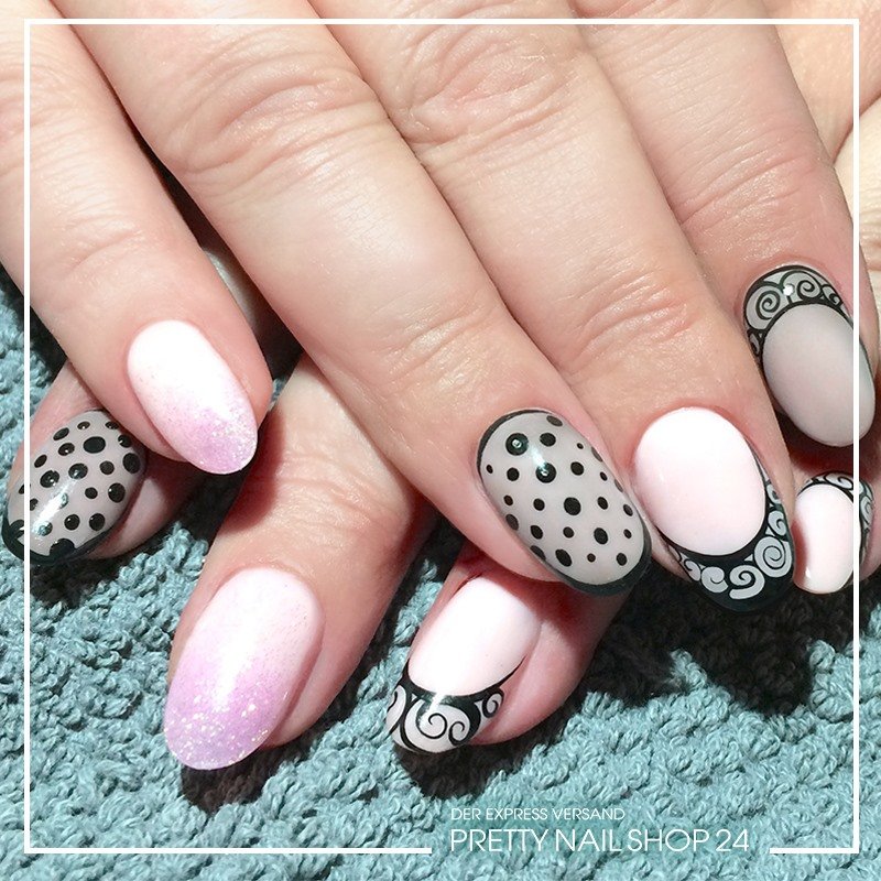 prettynailshop's tweet photo. Die „#Casual #Dots“ passen immer und überall. Auch in Kombination mit anderen #Mustern kannst Du mit den lässigen #Punkten nichts falsch machen. https://t.co/BX8n1DMrWy