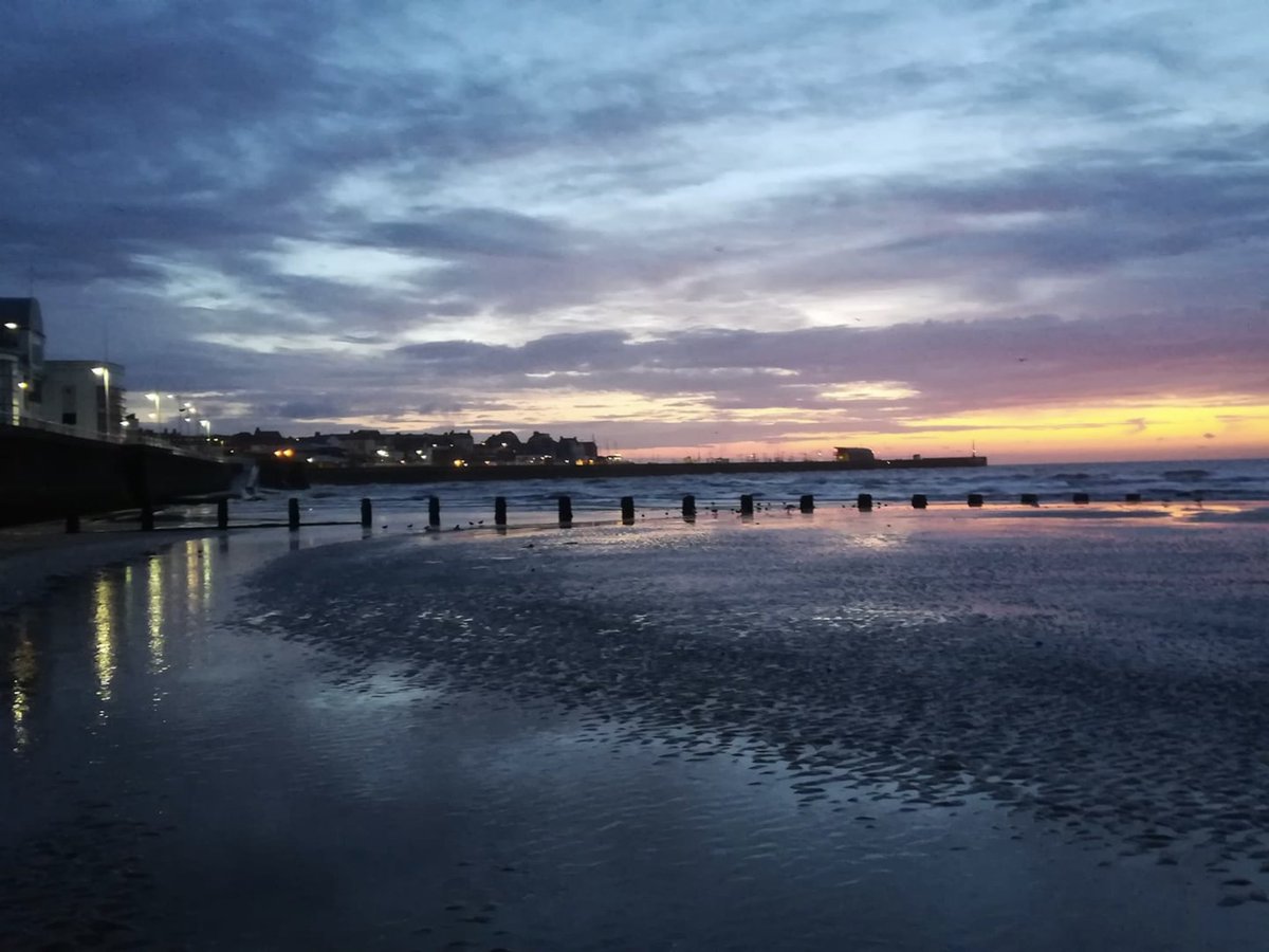 Whitelodgebrid's tweet photo. #bridlington what a stunning #view so #blessed to have this on the #doorstep #beach #rooms #bed&amp;breakfast #guesthouse #homefromhome https://t.co/N4f36mJMDN