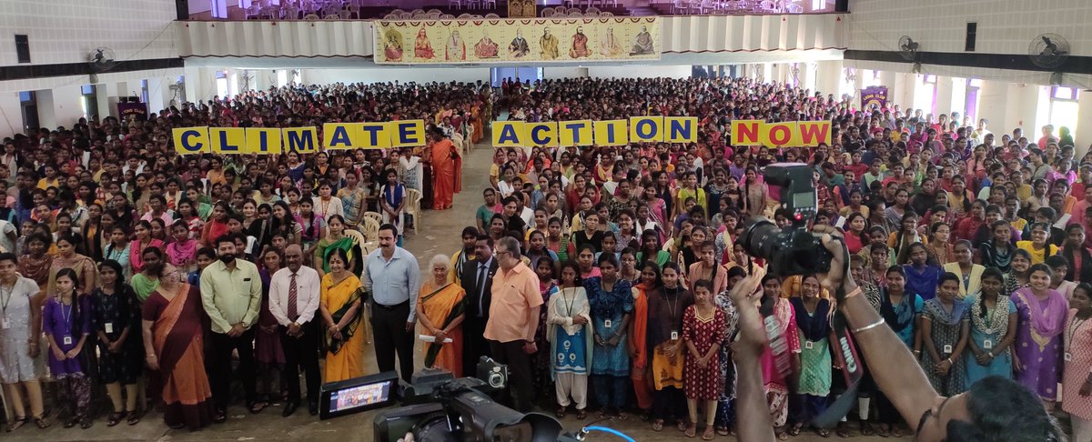 ClimateEmergTN's tweet photo. #India #ClimateEmergency Dr Anbumani Ramadoss MP's meeting with students at Meenakshi College, #Chennai on Sept 27

பசுமைத் தாயகம்: மருத்துவர் அன்புமணி இராமதாஸ் - காலநிலை பிரச்சாரம் மீனாட்சி கல்லூரி, சென்னை 

#GlobalClimateStrike #ClimateAction #ClimateCrisis #ClimateChange https://t.co/C3tVDr9NWK