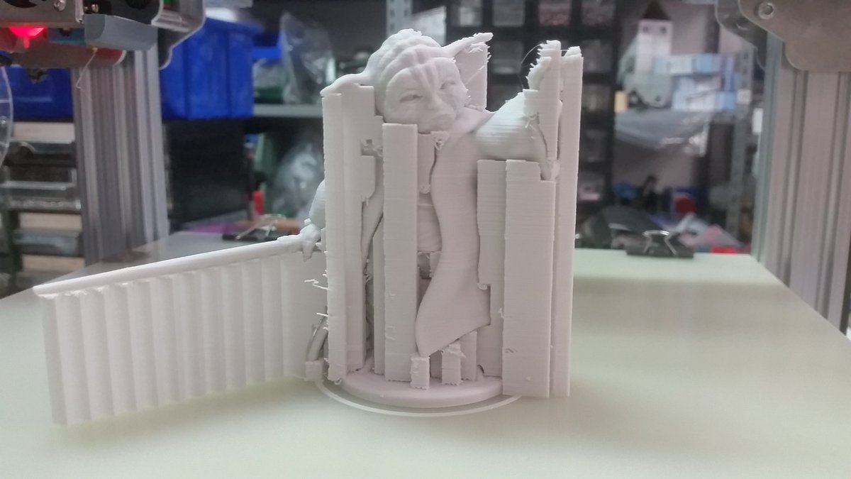 Dynamo_3D's tweet photo. #yodabookend by @MyMiniFactory #3dPrinted in #abspro he try to pull up the #stanley but the #force is not ready yet... bit tyred #3dprinting #3dprint #3dprinter #stampa3d #3d #StarWars #figurine https://t.co/bhtvcUc7t2