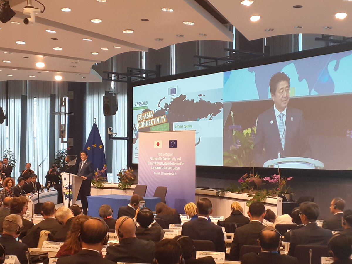 ECThinkTank's tweet photo. .@AbeShinzo addressing a bursting room at #EUconnectivity Forum, talking about the close #EUJapan ties, their new #ConnectivityPartnership, but also the future of the #WesternBalkans.

Follow live: https://t.co/nNJFxn9i3G https://t.co/h54eB8JeN7