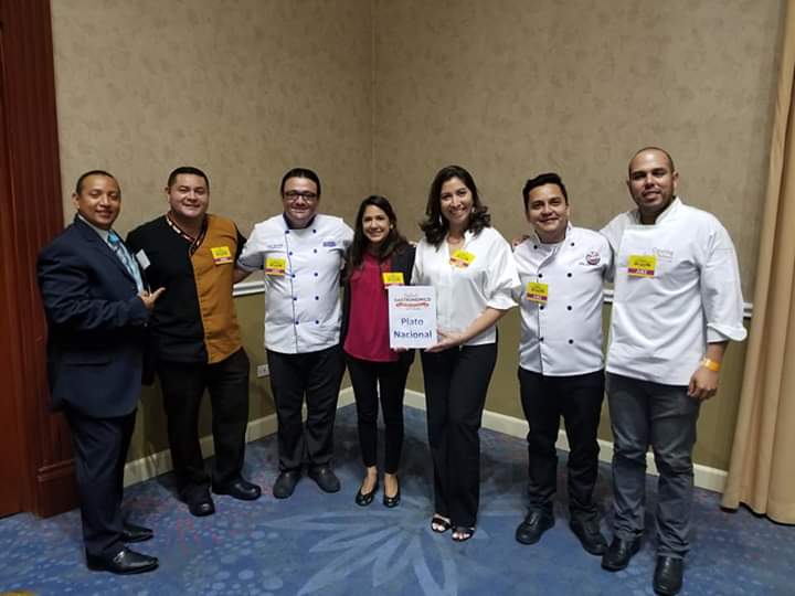 ChefMarcel4's tweet photo. Nunca es tarde para rectificar lo que no hacemos bien...  me llena de gusto poder decir mi colega.  Cuando hemos vivido muchas cosas juntos...  en hora buena maje. https://t.co/hn1ZgvOGfd