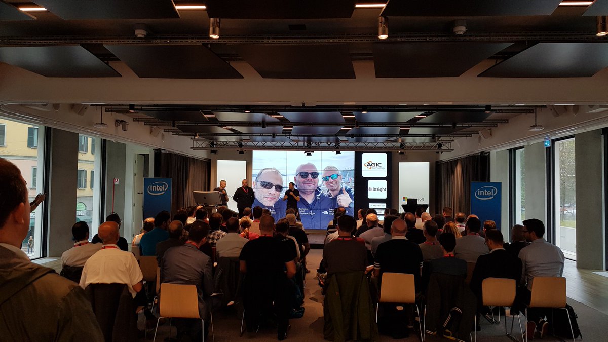 anBenedetti's tweet photo. Un ottimo modo per finire la settimana 

#ArtificialIntelligence Conference in #MSHouse 

Grazie @andysal74 @dbochicchio @francedit @aspitalia @ugidotnet

#aiconfit https://t.co/mghnyElfIq