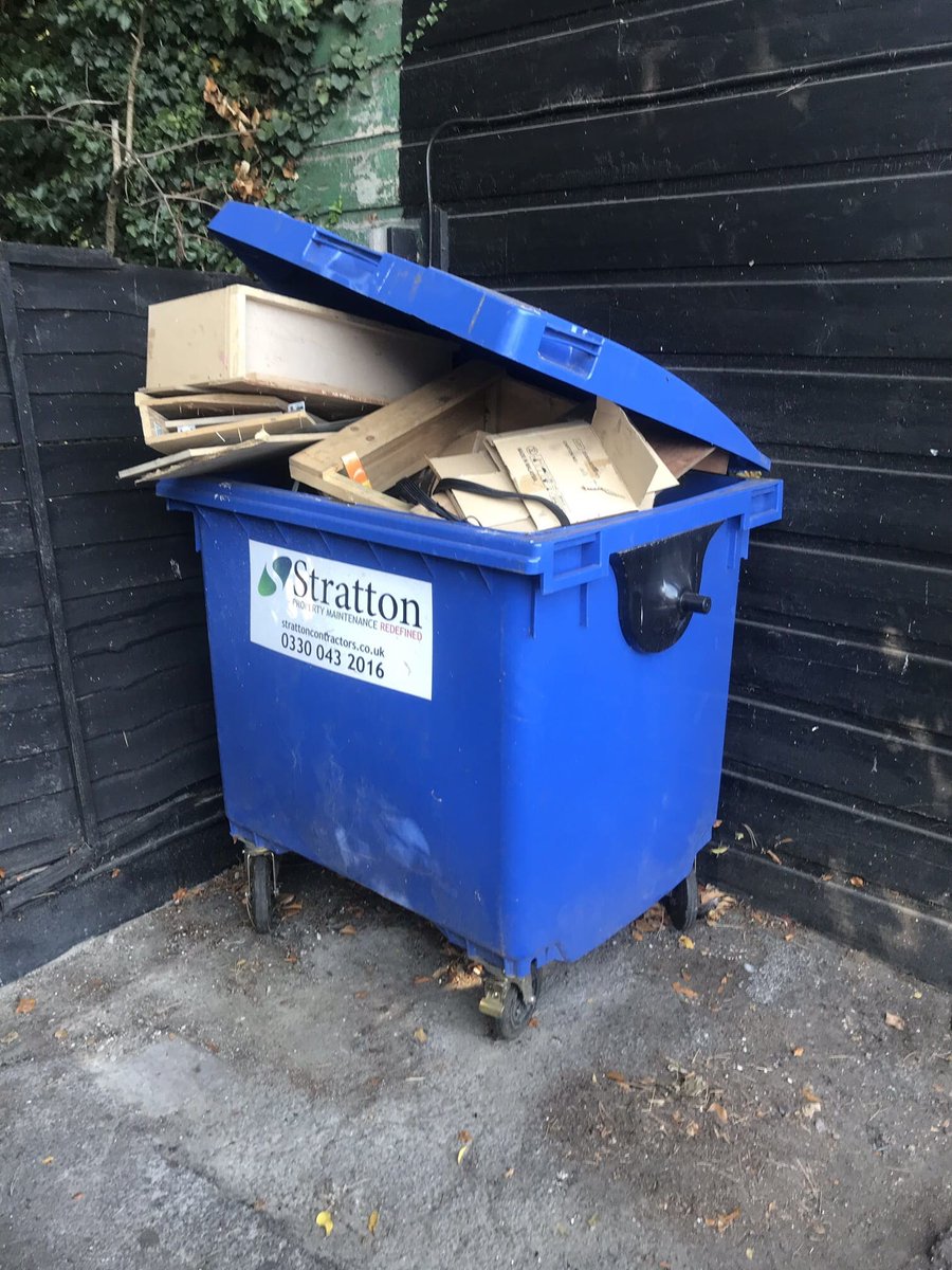 LtdStratton's tweet photo. 😲 ohh!!! Don’t think it all fits in... 

Commercial waste ? 0330 043 2016 

https://t.co/KZNO5XfuXl

#domestic #commercial  #property #painting #propertymaintenance  #builder   #trade #bathroom  #landscapes #carpentry #cleaning  #kitchen #bin #waste #work #teamstratton https://t.co/oSZa8CJWNx