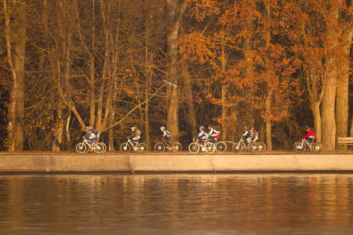 TourismeStLouis's tweet photo. Profitez de l'automne pour sortir votre vélo ! 
L'Office de tourisme vous propose une sortie le 13 octobre. Quelques kilomètres pour découvrir le Pays de Saint-louis sous un angle nouveau... 
Sur inscription uniquement ➡️ https://t.co/7WjIilRhFR 
#velo #visit3pays #visitalsace https://t.co/3hY4CwtXHd