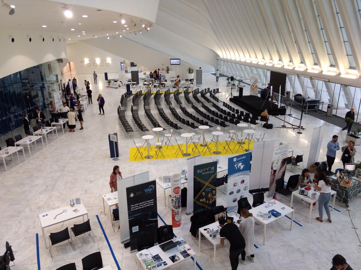 OviedoEmprende's tweet photo. Se da el pistoletazo de salida al V Encuentro de Networking #OVDEmprende en #PEC de #Oviedo. ¡Las empresas expositoras ya ocupan sus puestos!
Recordad: a las 11:45h conferencia abierta al público "El #elevatorpitch creativo" con @mariamunozroca
#NetWorkOVD https://t.co/gFGi4yufYs