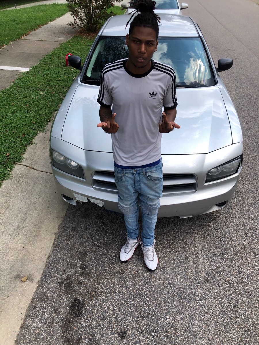 rtnteejay's tweet image. Late night gallery scrolling