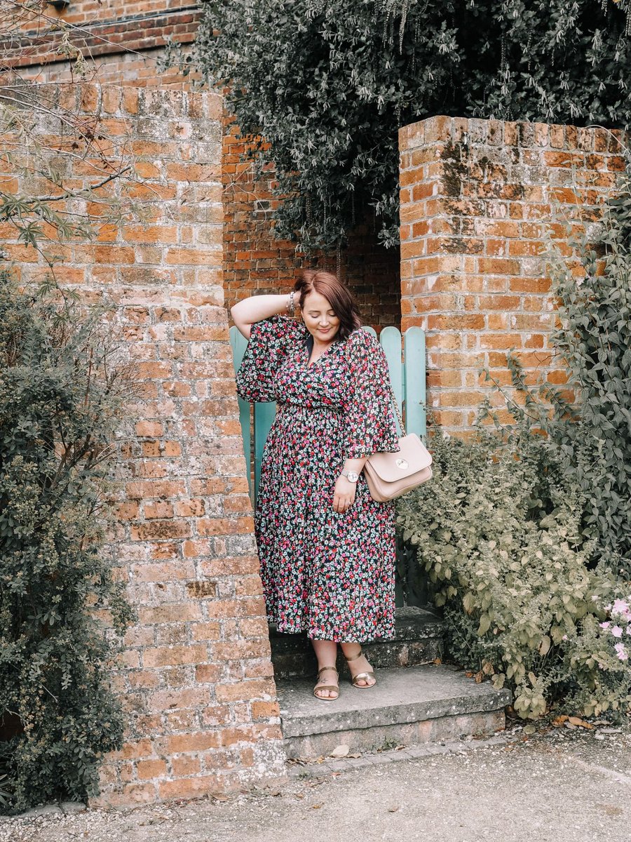 I wrote this because I've been becoming increasingly frustrated with those who don't value my skill or expertise. 

Maybe it gives you a little kick up the ass too... 

Knowing Your Worth &amp; Placing Value On Your Skill | Learn To Say No

hayleyhall.uk/2019/09/knowin…