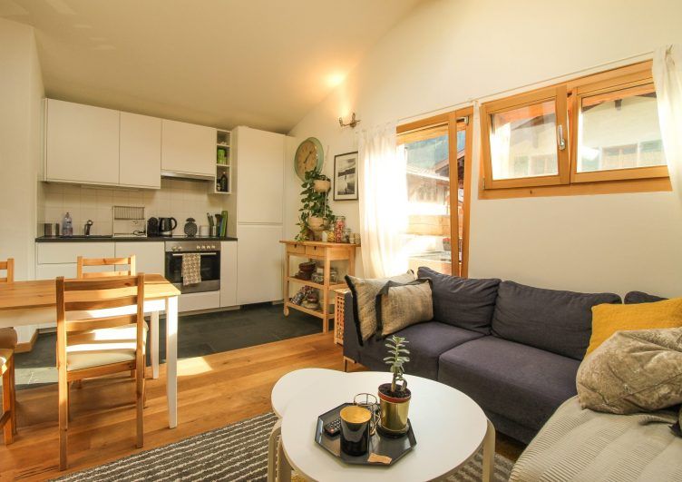 Set in the centre of the incredible village of Le Chable, Apartment Elin 3 is an excellently finished barn conversion that sleeps 2. The most dreamy of places for a couple's getaway!

Apartment in Verbier 👉 buff.ly/2rzV0Gc

#Apartment #Rental #Ski #Couples #Verbier