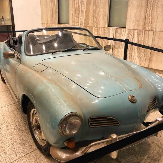 ねろおやぶん ワンス アポン ア タイム イン ハリウッド Karmannghia クリフが乗った カルマンギア作りたいな カブリオレ タミヤの1 24 ドイツレベルで 1 16もなかったっけ