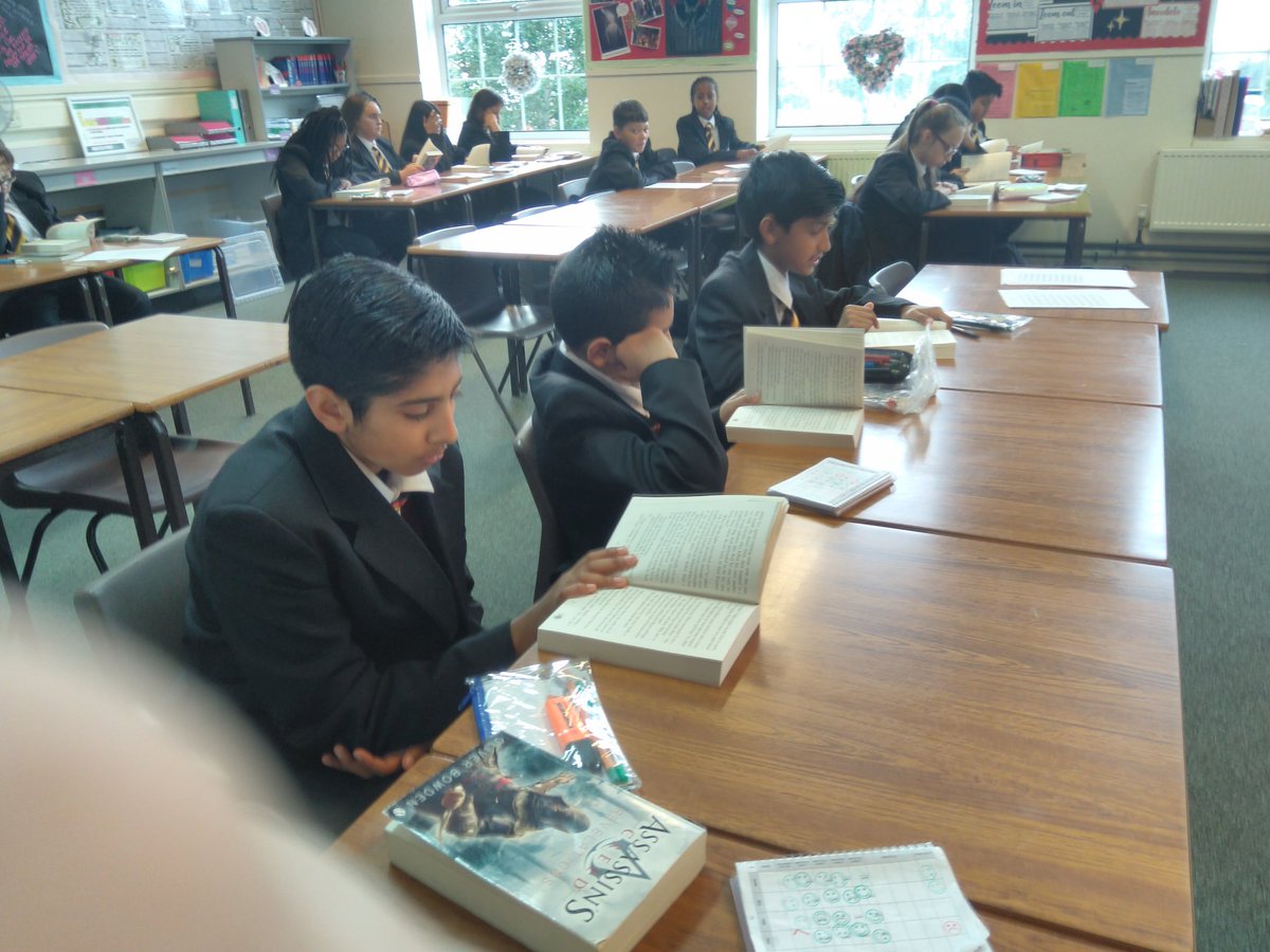 Great discussion with year 7 about their deductive reasoning when thinking about character in their form reading novel 'Who Let The God's Out'. I love our new reading initiative! @MissBetts_CHS
