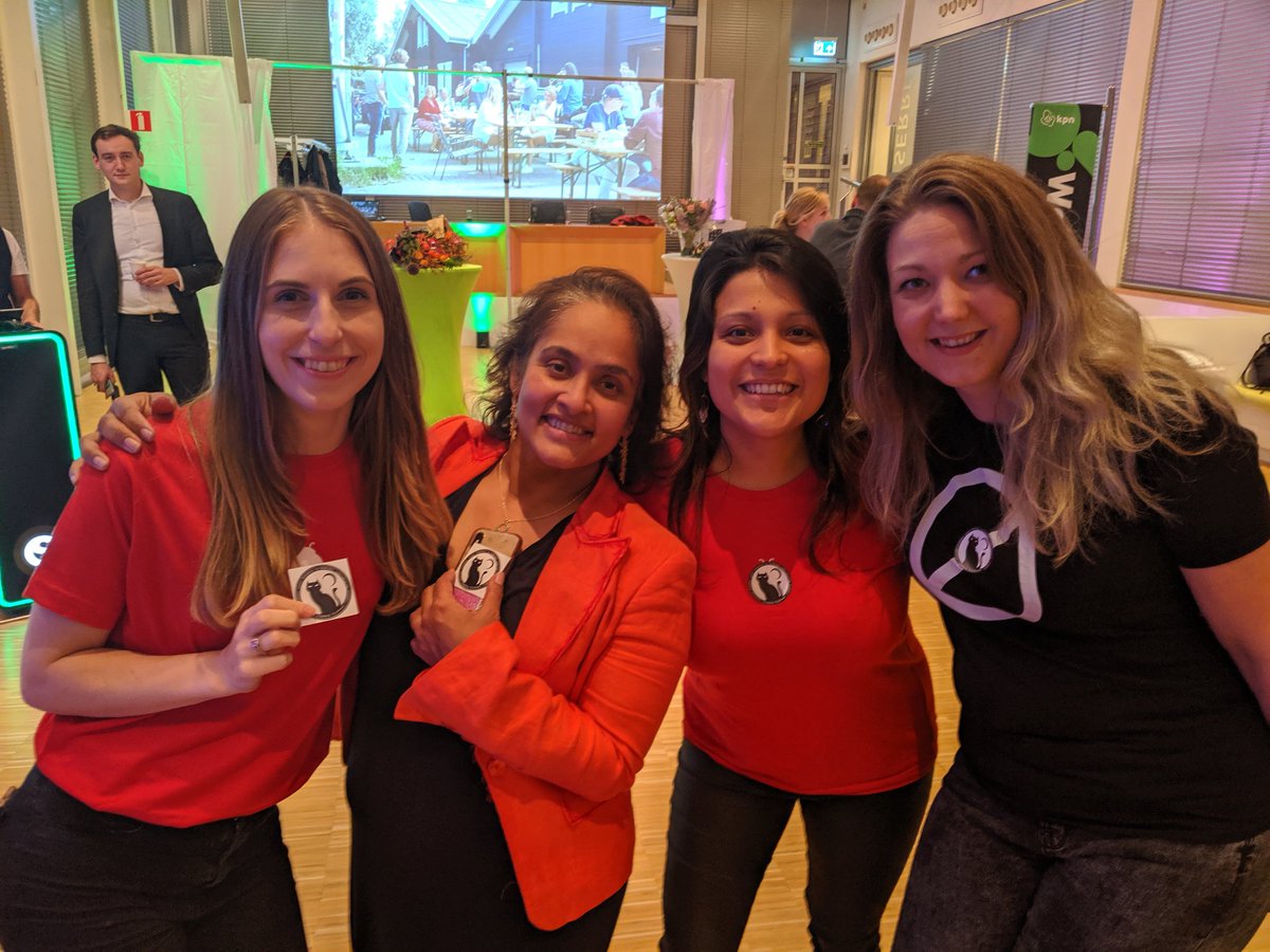 Ambassador 0 <a href="/jayabaloo/">Jaya Baloo</a> says goodbye to <a href="/KPNCISO/">KPN CISO</a> and starts something new taking the WICCA sticker with her 😍✨😼 #womenintech