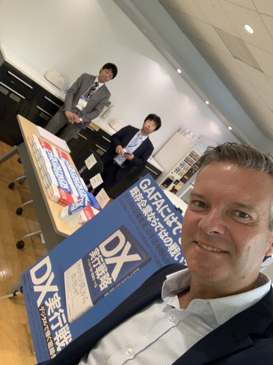 mwade100's tweet photo. Orchestrating Transformation released in Japanese with a much better title: DX!!
#orchestratingtransformation #IMDImpact https://t.co/p8bV5kPJS3