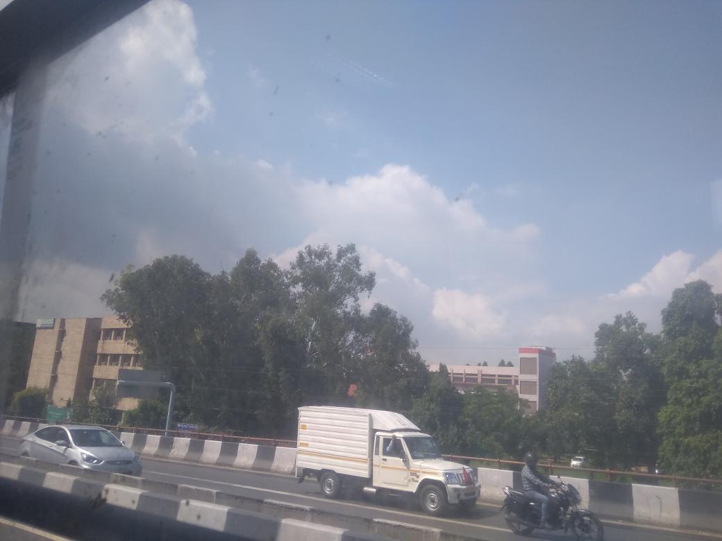 dark_lesson's tweet photo. Pollution free Delhi @ArvindKejriwal 
#pollutionfreedelhi https://t.co/gqLlLTo17o