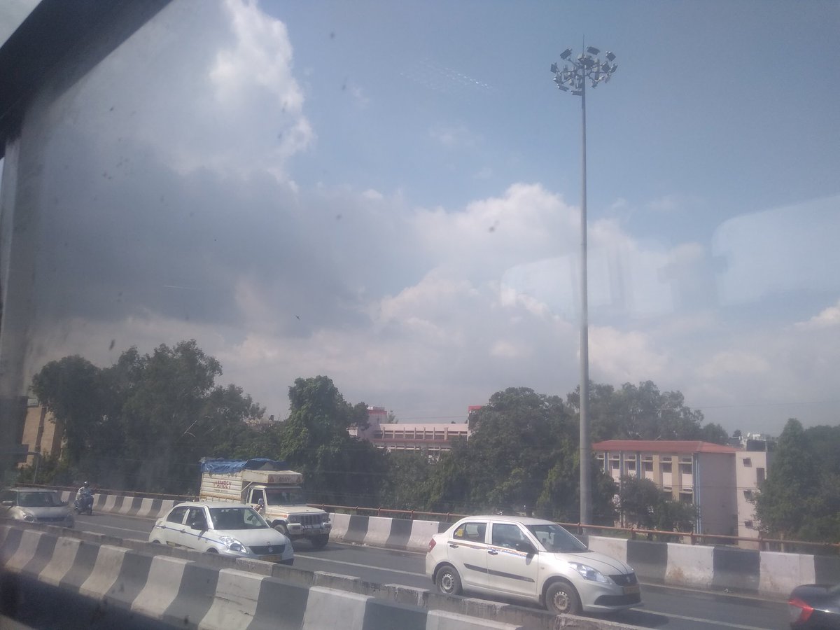 dark_lesson's tweet photo. Pollution free Delhi @ArvindKejriwal 
#pollutionfreedelhi https://t.co/gqLlLTo17o