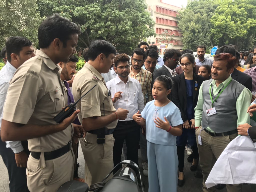 LicypriyaK's tweet photo. Today’s #ClimateStrike in New Delhi 🇮🇳. I am demanding a climate law &amp; our leaders to wake up and The police said to a 7 years old girl, “You are breaking the law!”
They can stop me but they can’t stop my cause! @GretaThunberg
#ActNow #ClimateAction #ClimateEmergency https://t.co/SUEIHpiU7t