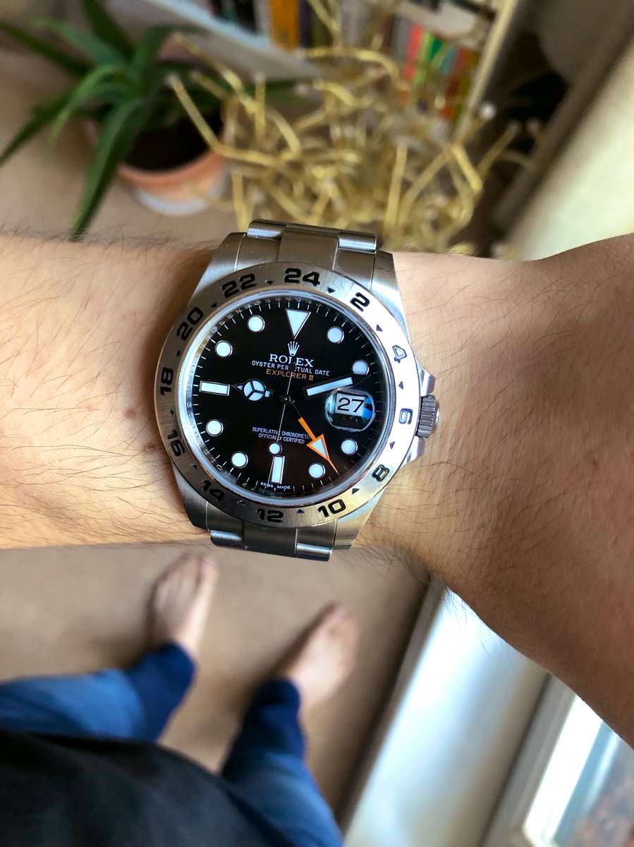 rolex explorer wrist