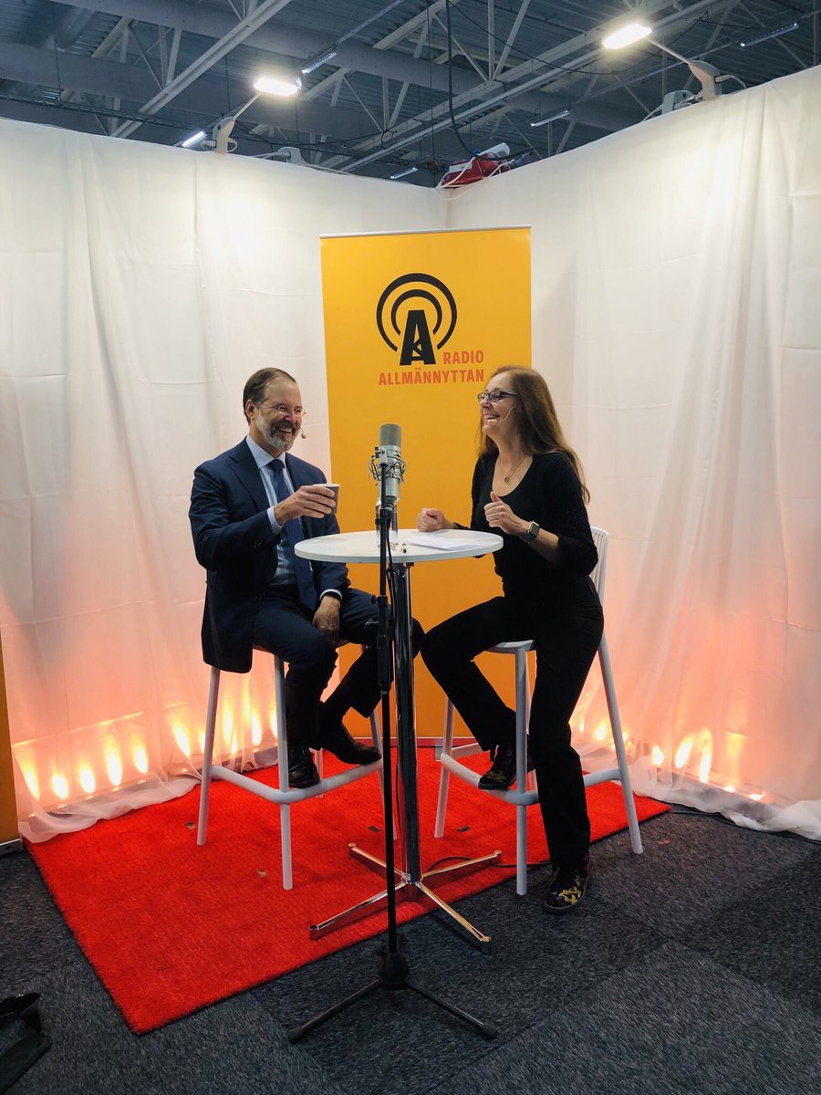 sv_allmannyttan's tweet photo. Vad hände egentligen när @RadioAllmannytt träffade Anders Borg på @FASTIGHETSMASSA #fastighetsbranschen ???

#fastighetsmässan #poscast #allmännyttan #bopol https://t.co/U3y6Qm1H6N https://t.co/fcv0E73W27
