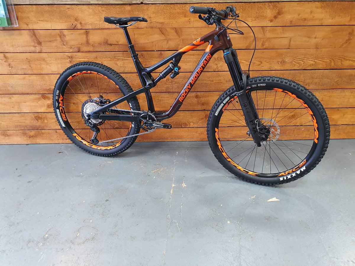 <a href="/UKRockyMountain/">Rocky Mountain UK</a> <a href="/rockymountain/">Rocky Mountain</a> with some mega kit for 2020 #altitudec70 #lovetheride #mtblife