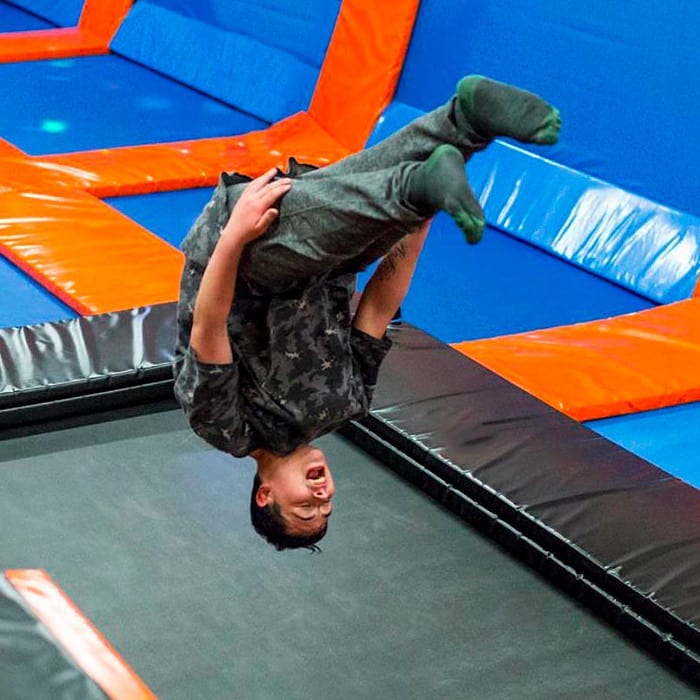 BagesSalting's tweet photo. Avui és dia de Salting!, carregueu piles i veniu a desafiar les lleis de la gravetat! ✨💥🦘🚀 Gaudeix del nostre trampoline park! #trampolinepark #saltaivola #saltimbanqui #salting #saltingbages #manresa #bages https://t.co/XV9zbDRbRI
