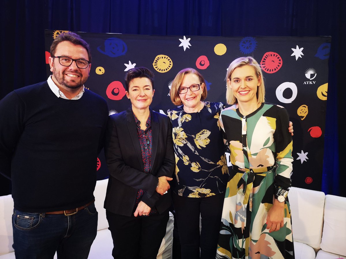 AardklopFees's tweet photo. Dankie aan almal wat deelgeneem het aan dié gesprek. Besoek https://t.co/yJcGZD7WCr vir inligting oor #Aardklop se gepreksreeks. #Redekabel https://t.co/7M4hYIzEKZ