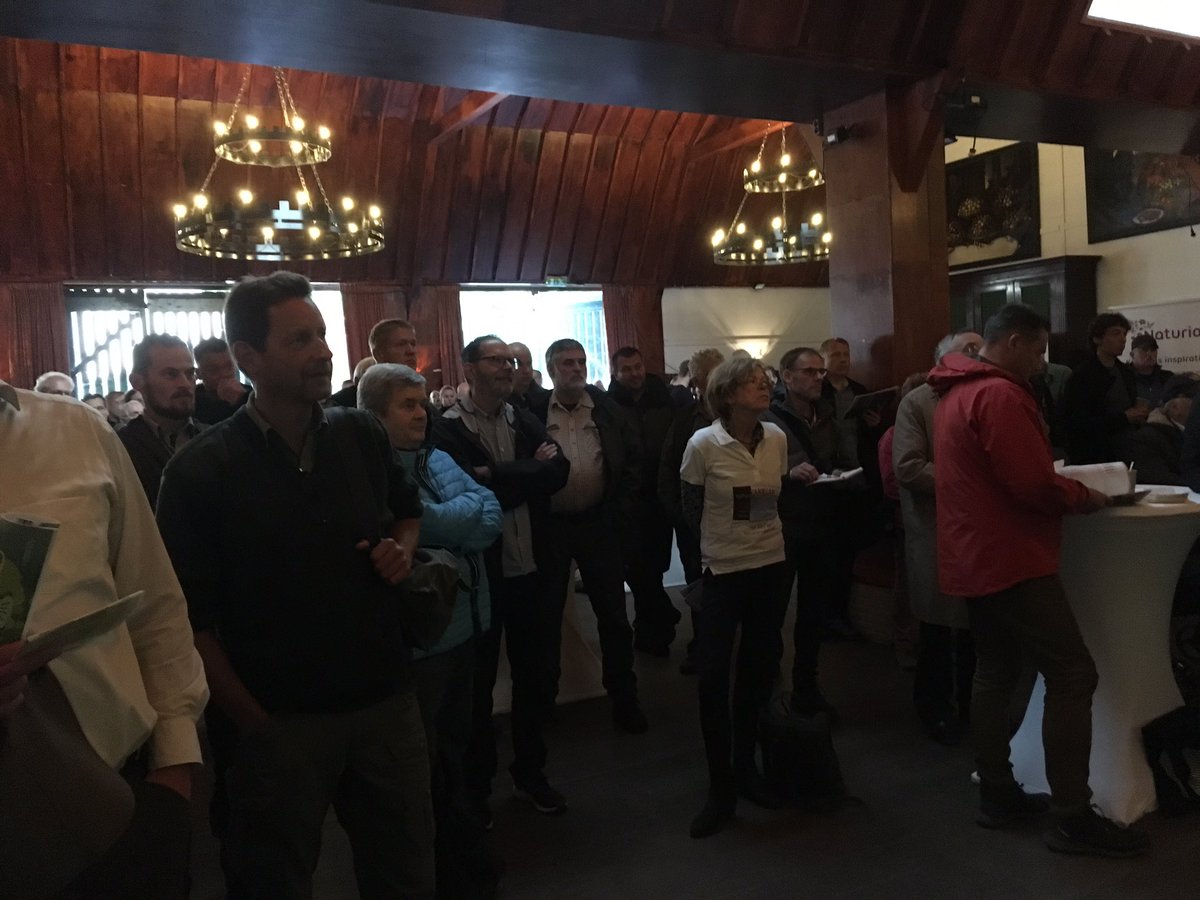 Petraket's tweet photo. Start van #beheerdersdag #vbne met workshops over klimaat, wolf, toezicht, akkerbeheer. #keuzestress. https://t.co/5VC0X9hcLL