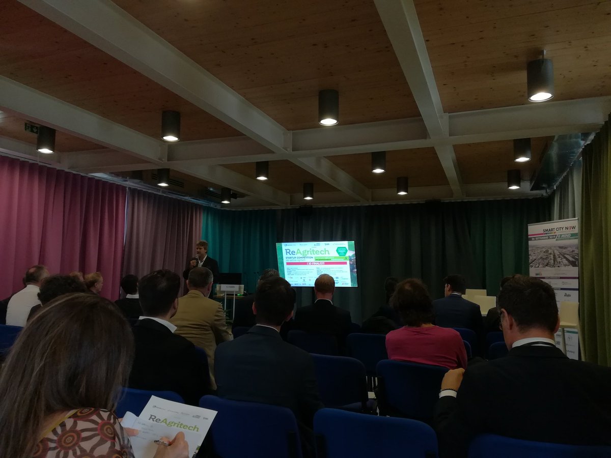 INNOVUPnet's tweet photo. Nel giorno del #FridayForFuture siamo a #ReAgriTech di @geosmartcampus insieme alle startup e pmi innovative che vogliono concretamente innovare il settore produttivo fondamentale: l'agricoltura! #ItaliaStartup https://t.co/Q4vCVNC4YU