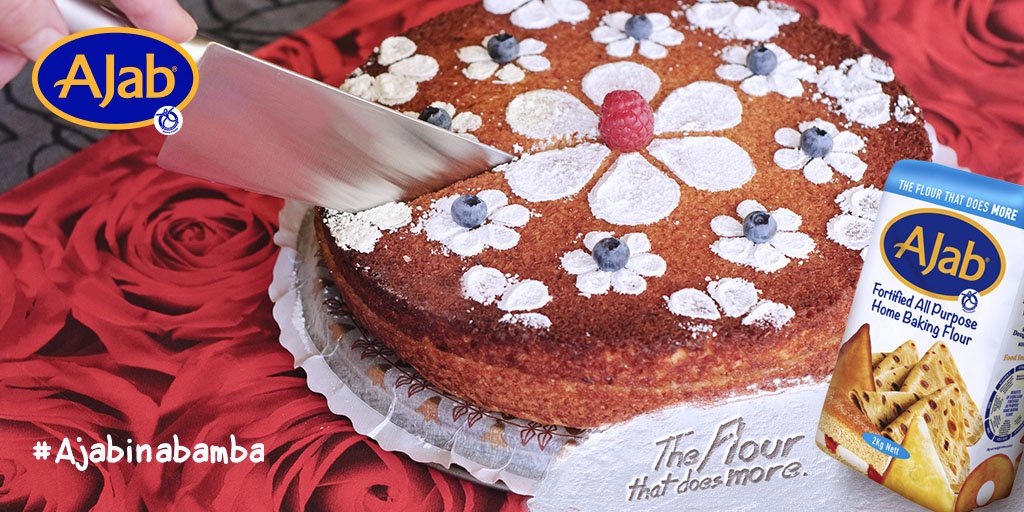 AjabFlour's tweet photo. Riddle Friday!
Can you think of a way to cut a cake into eight equal pieceswith only three cuts?
#HalBaked https://t.co/o0n8wxDYib